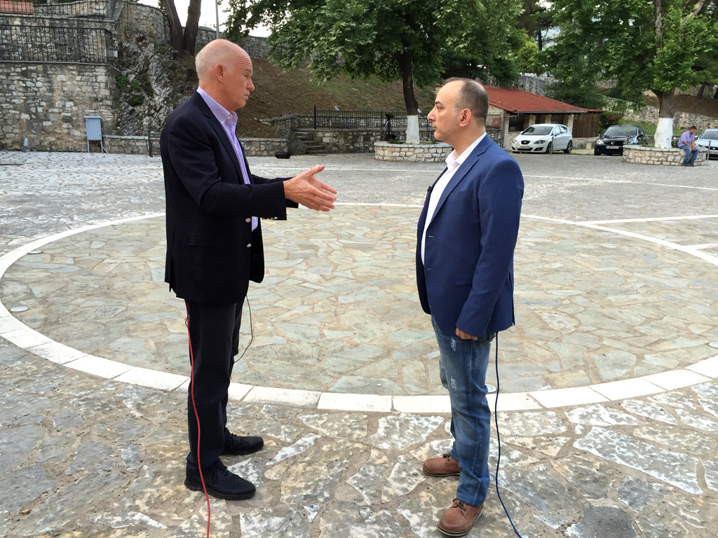 Αποκλειστική συνέντευξη του πρώην πρωθυπουργού Γ. Παπανδρέου στο Ν. Βούστρο