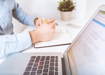 Χρήση ηλεκτρονικού τσιγάρου σε εργασιακούς χώρους – Είναι ασφαλής και νόμιμη η χρήση του;