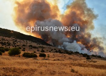 Εφιαλτική νύχτα: Πύρινη κόλαση σε Αχαΐα, Χίο, Ζάκυνθο – Δεκάδες μέτωπα σε όλη τη χώρα
