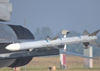 Ανάφλεξη στη Μέση Ανατολή: Iσραήλ – Ιρανική επίθεση με 150 πυραύλους